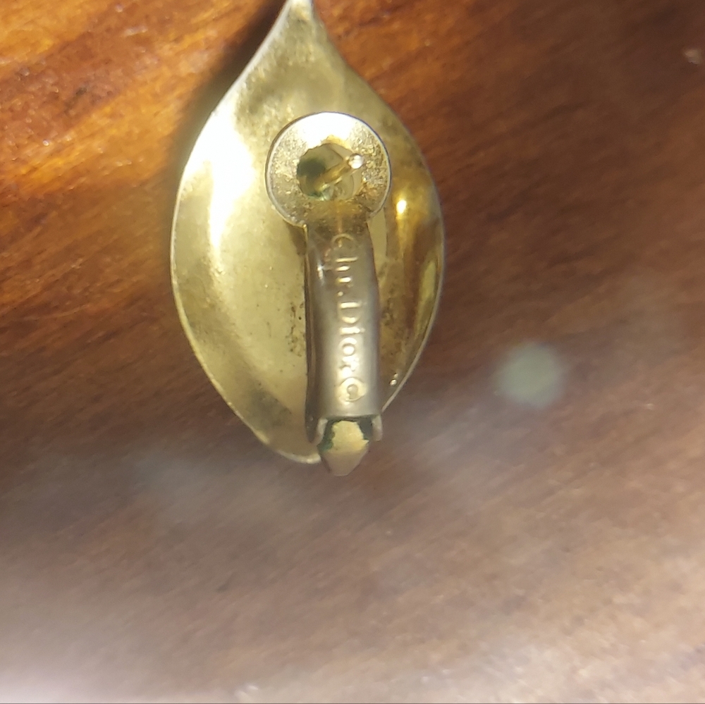 Gold 1980s CRISTIAN DIOR shell Earrings ,pierced Or Can Make Clip On. - Picture 3 of 5